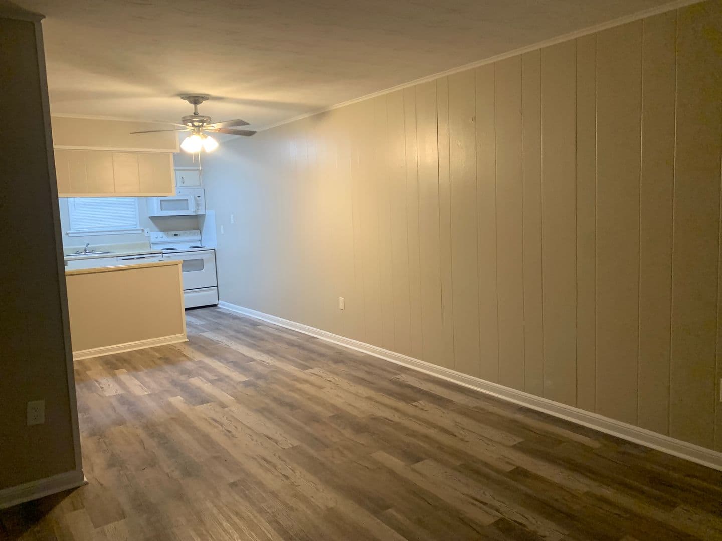 River Ridge Apartment: 10542 Jefferson Hwy.
