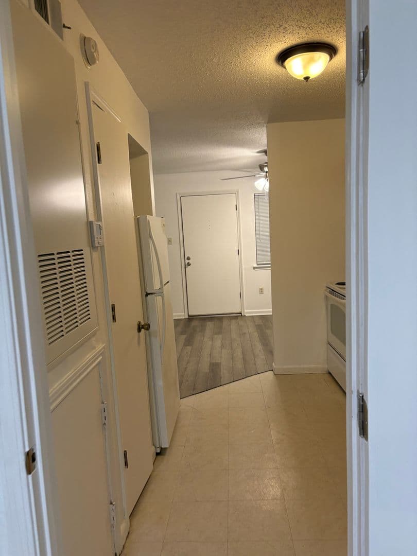 Metairie Apartment: 2224 Pasadena Ave.