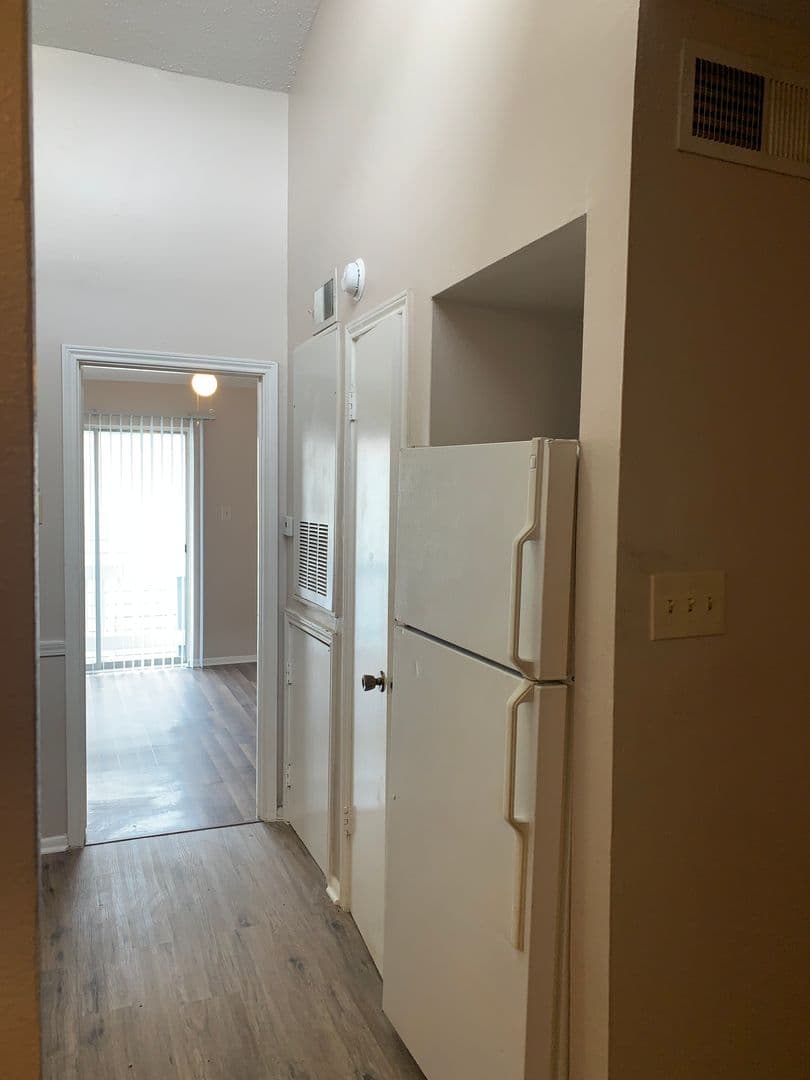 Metairie Apartment: 2224 Pasadena Ave.