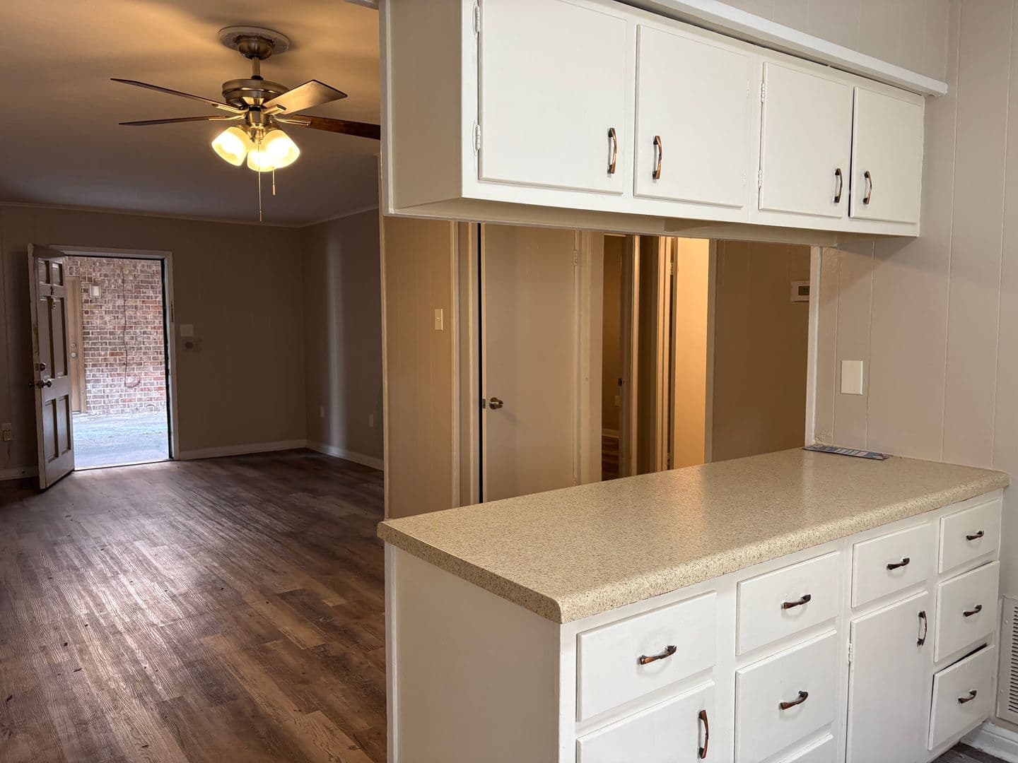 River Ridge Apartment: 10542 Jefferson Hwy.