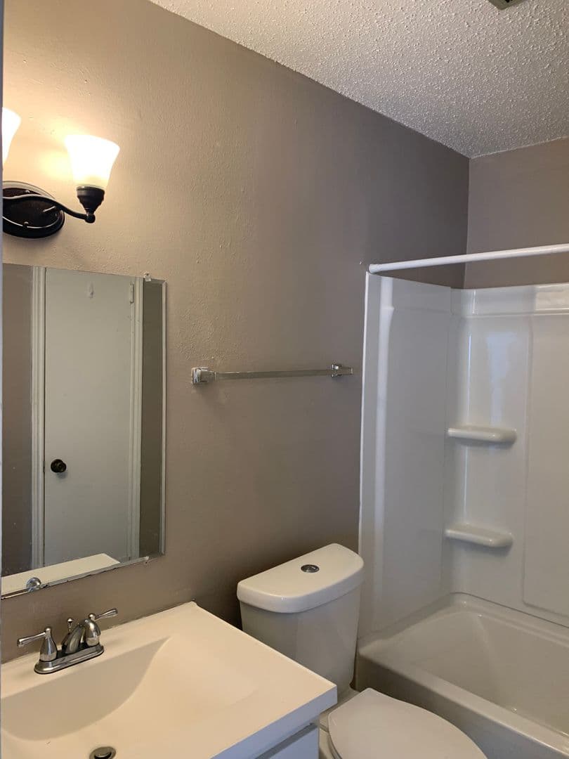 Metairie Apartment: 2224 Pasadena Ave.