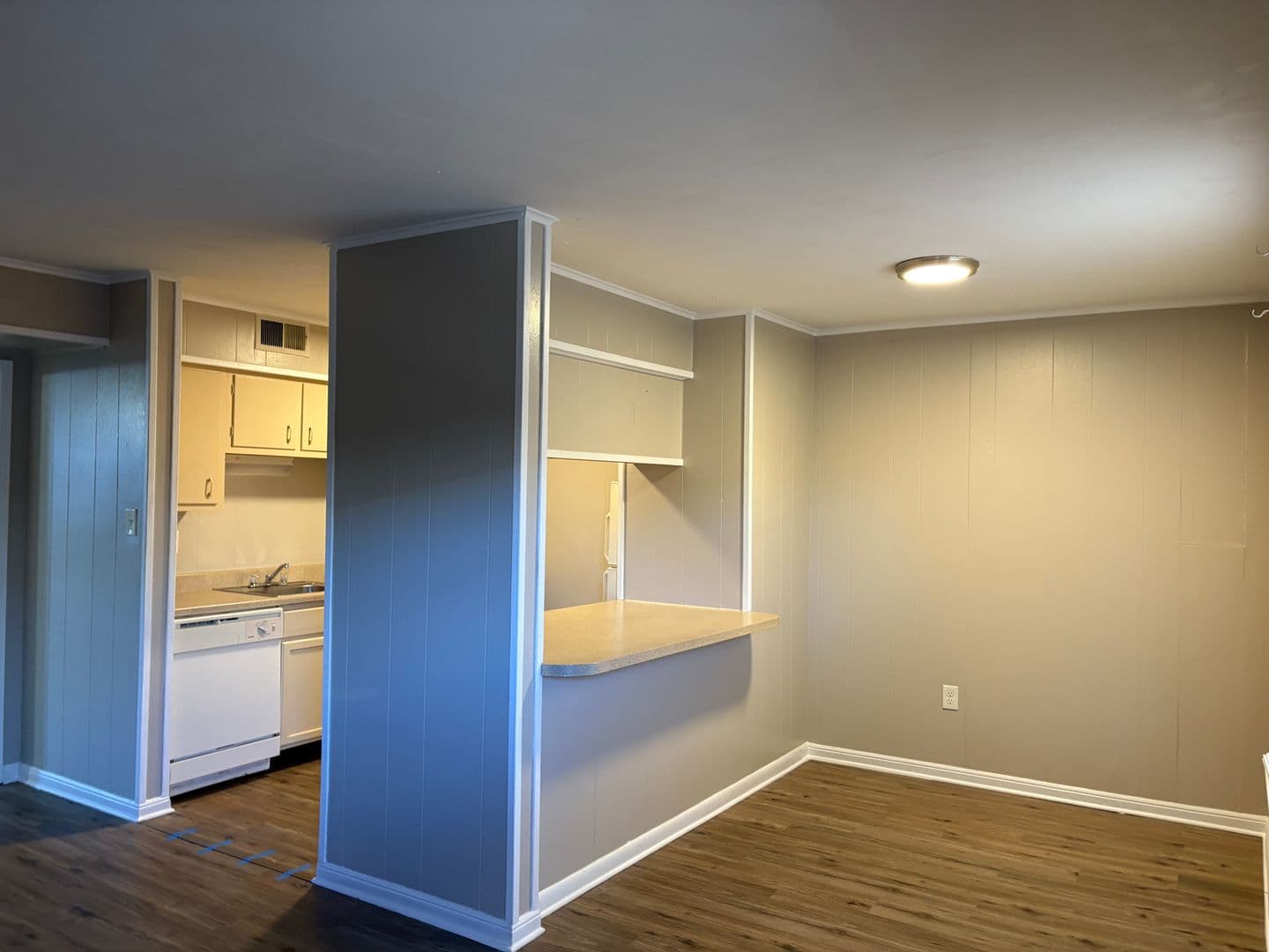 River Ridge Apartment: 10542 Jefferson Hwy.