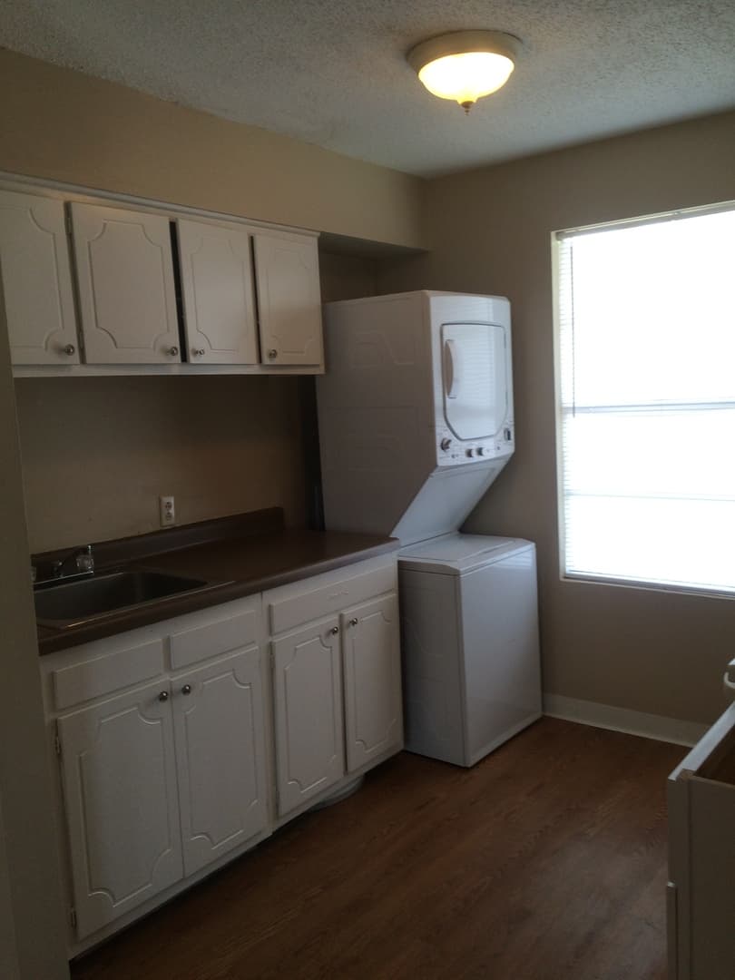 Metairie Apartment: 105-117 Raspberry Ln.