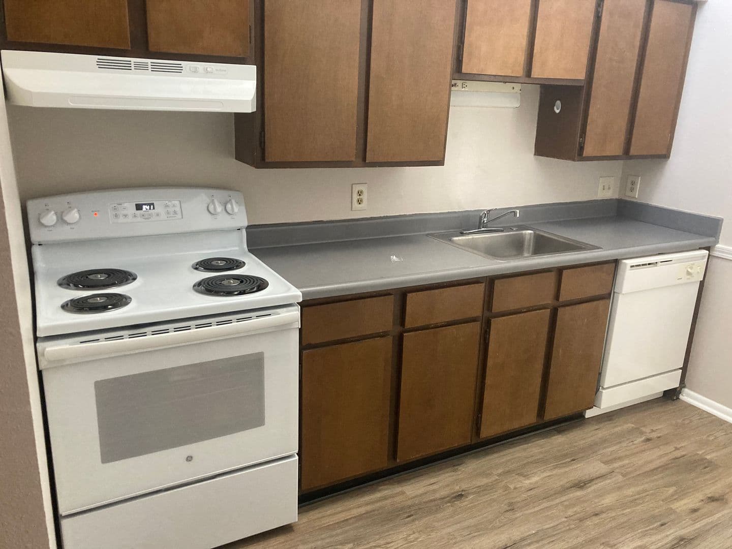 Metairie Apartment: 2224 Pasadena Ave.