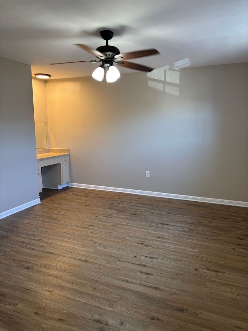 River Ridge Apartment: 10542 Jefferson Hwy.
