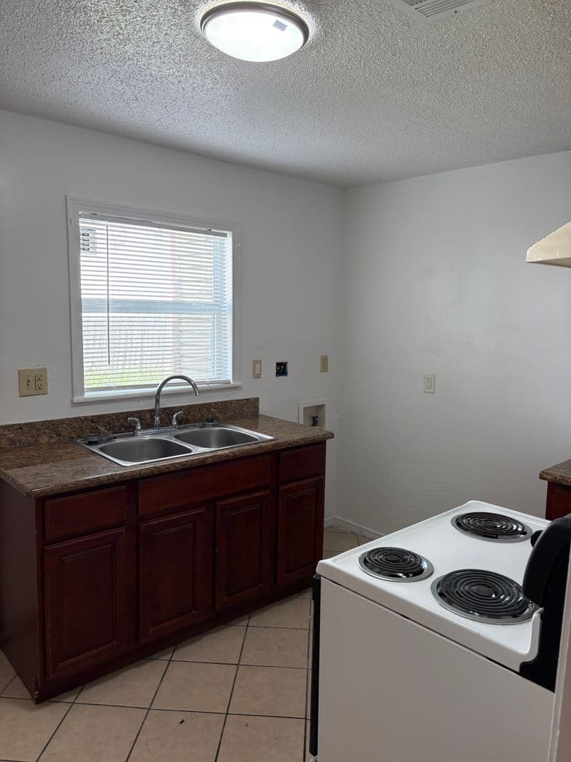 New Orleans Apartment: 2404-06 A.P. Tureaud St.