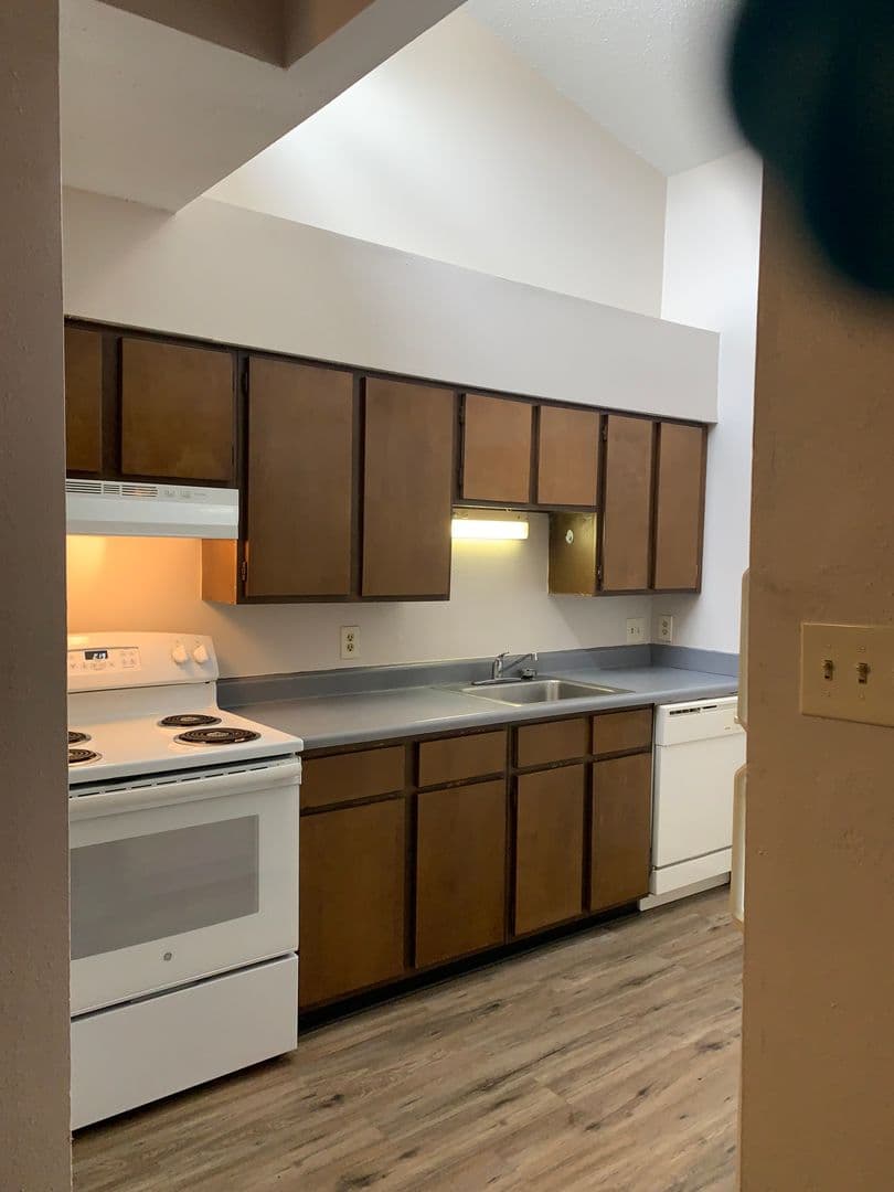 Metairie Apartment: 2224 Pasadena Ave.