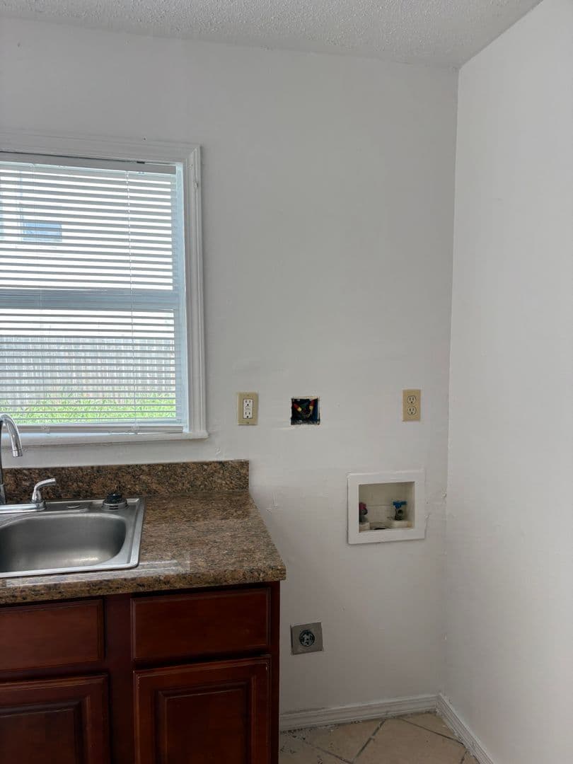 New Orleans Apartment: 2404-06 A.P. Tureaud St.