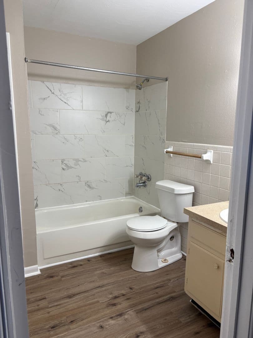 River Ridge Apartment: 10542 Jefferson Hwy.