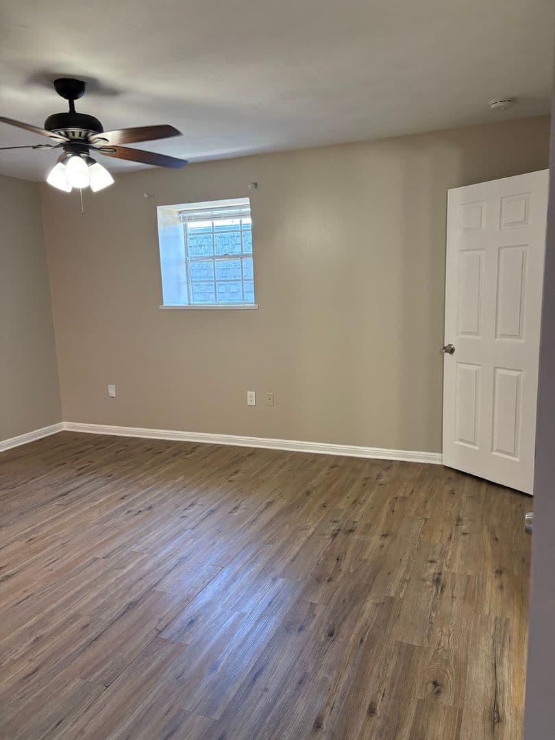 River Ridge Apartment: 10542 Jefferson Hwy.