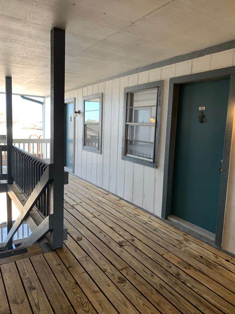 Metairie Apartment: 2224 Pasadena Ave.