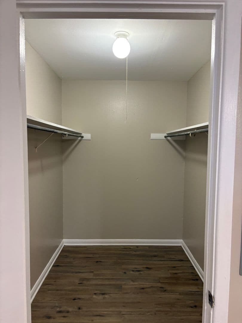 River Ridge Apartment: 10542 Jefferson Hwy.