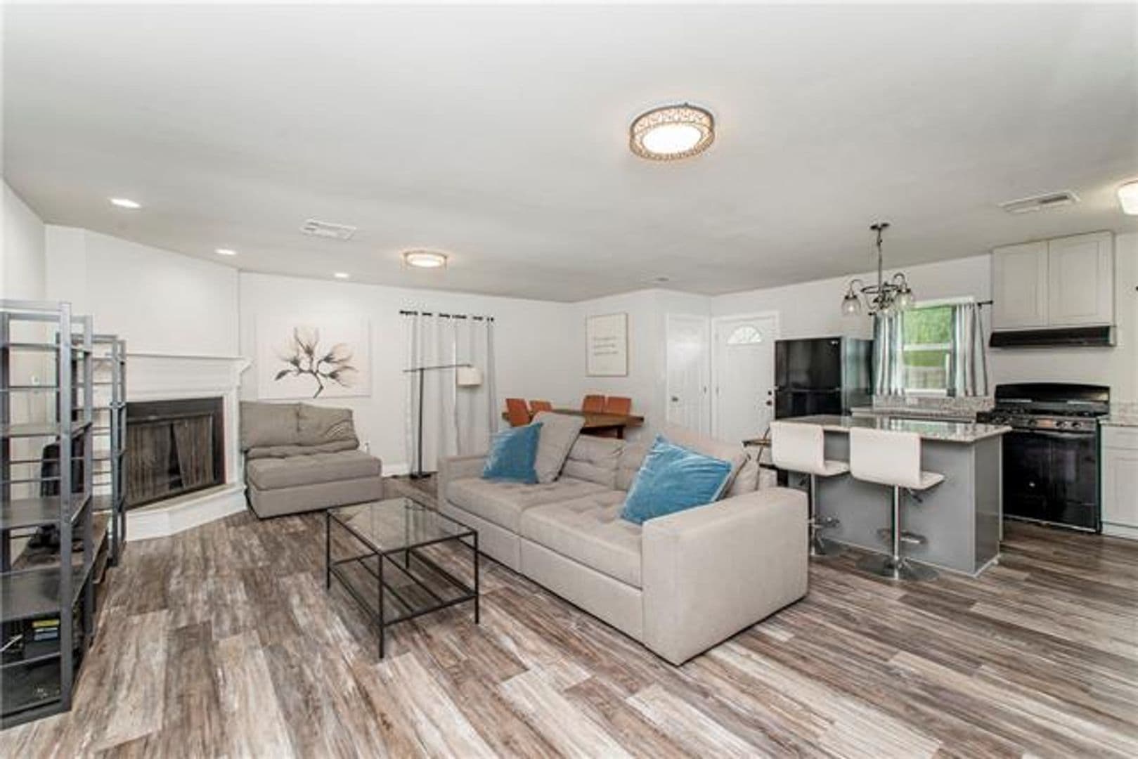 Violet House: 2409 Riverbend Dr.