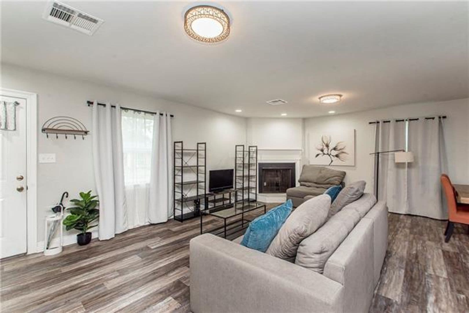 Violet House: 2409 Riverbend Dr.