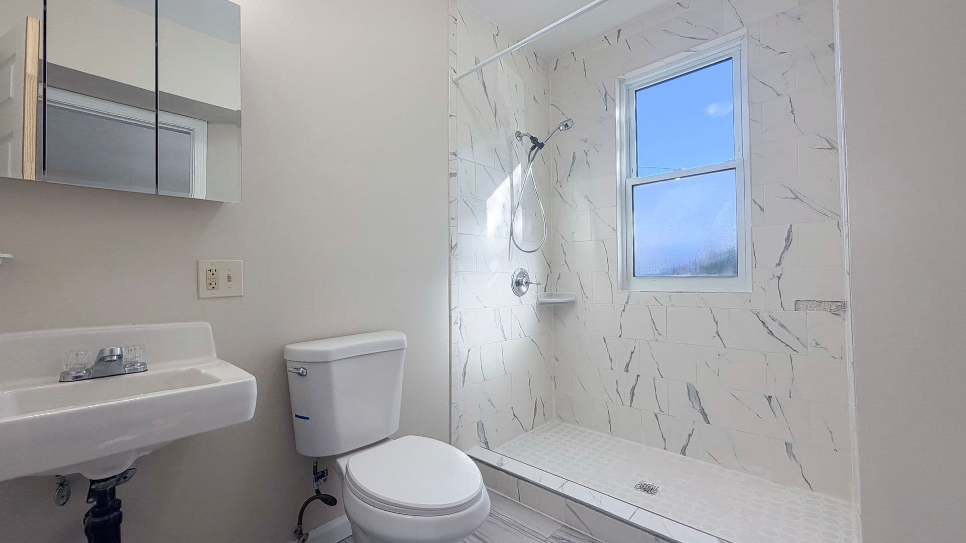 Hartford Apartment: 37-39 Dorothy St