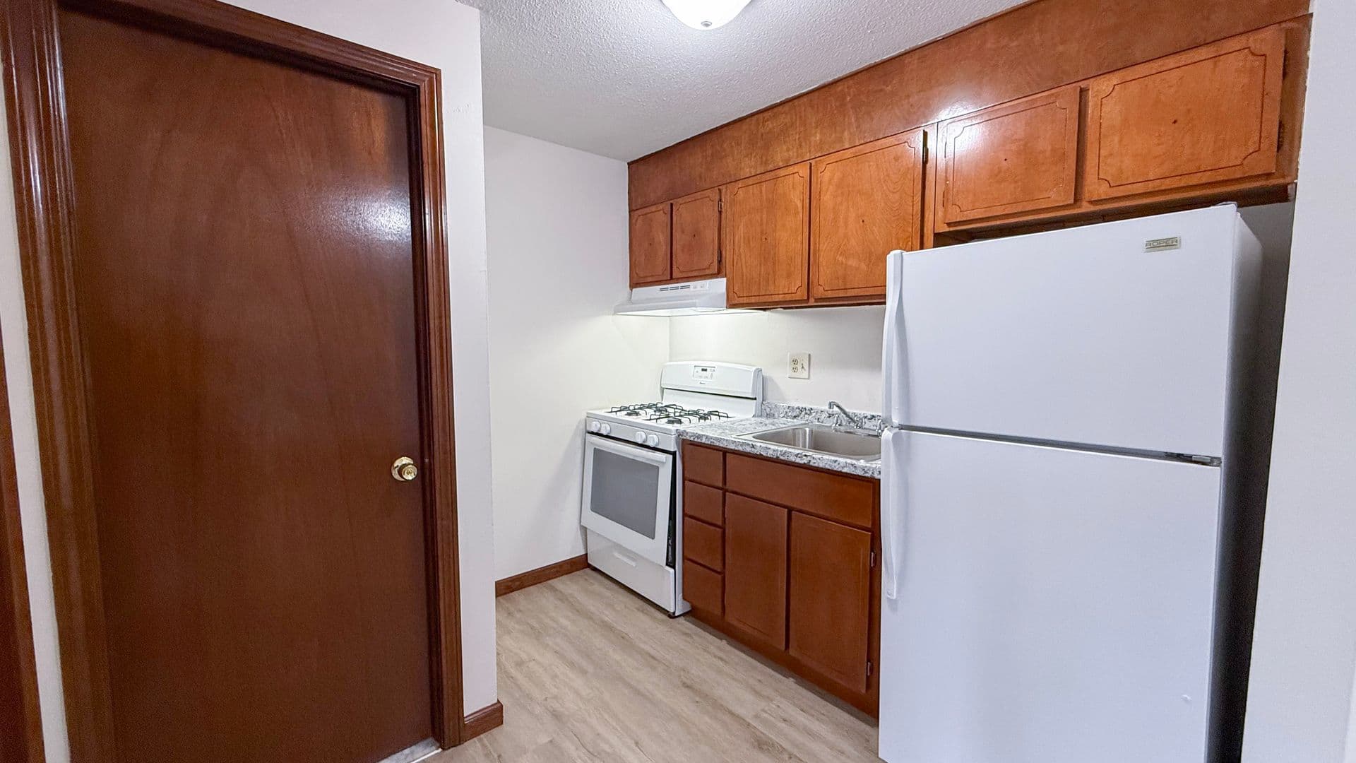 Hartford Apartment: 50 Allen Pl