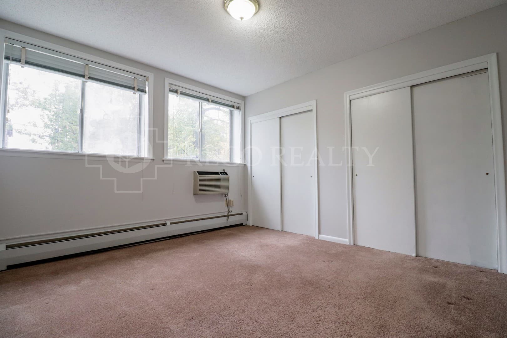 Hartford Apartment: 70 Russ Street