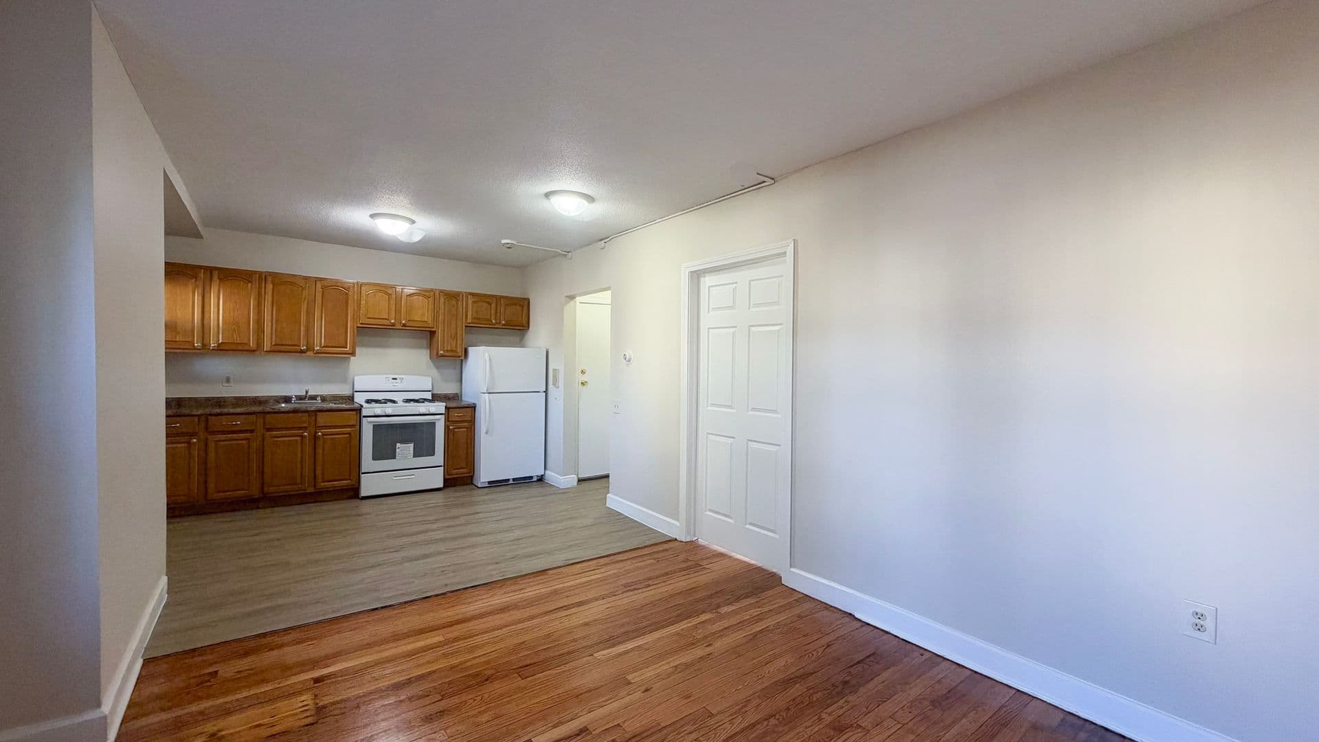Hartford Apartment: 37-39 Dorothy St