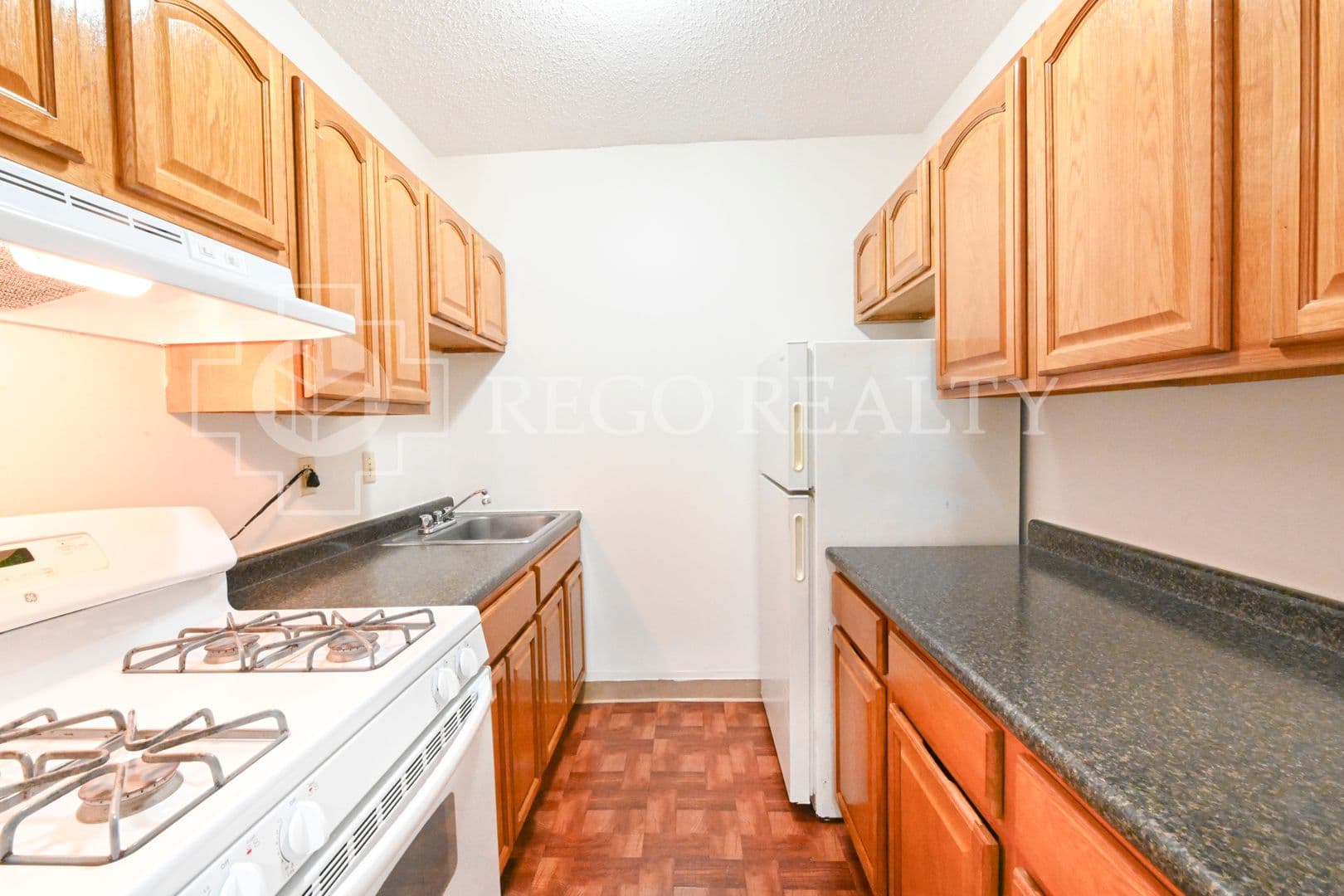 Hartford Apartment: 45 Allen Pl
