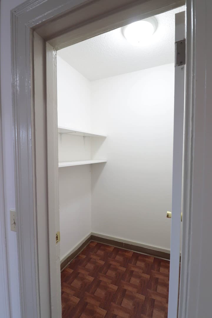 Hartford Apartment: 60-62 School St