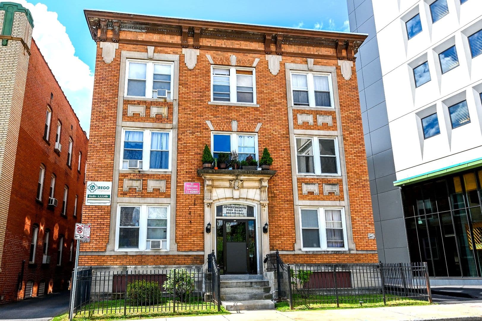 Hartford Apartment: 291 Buckingham St