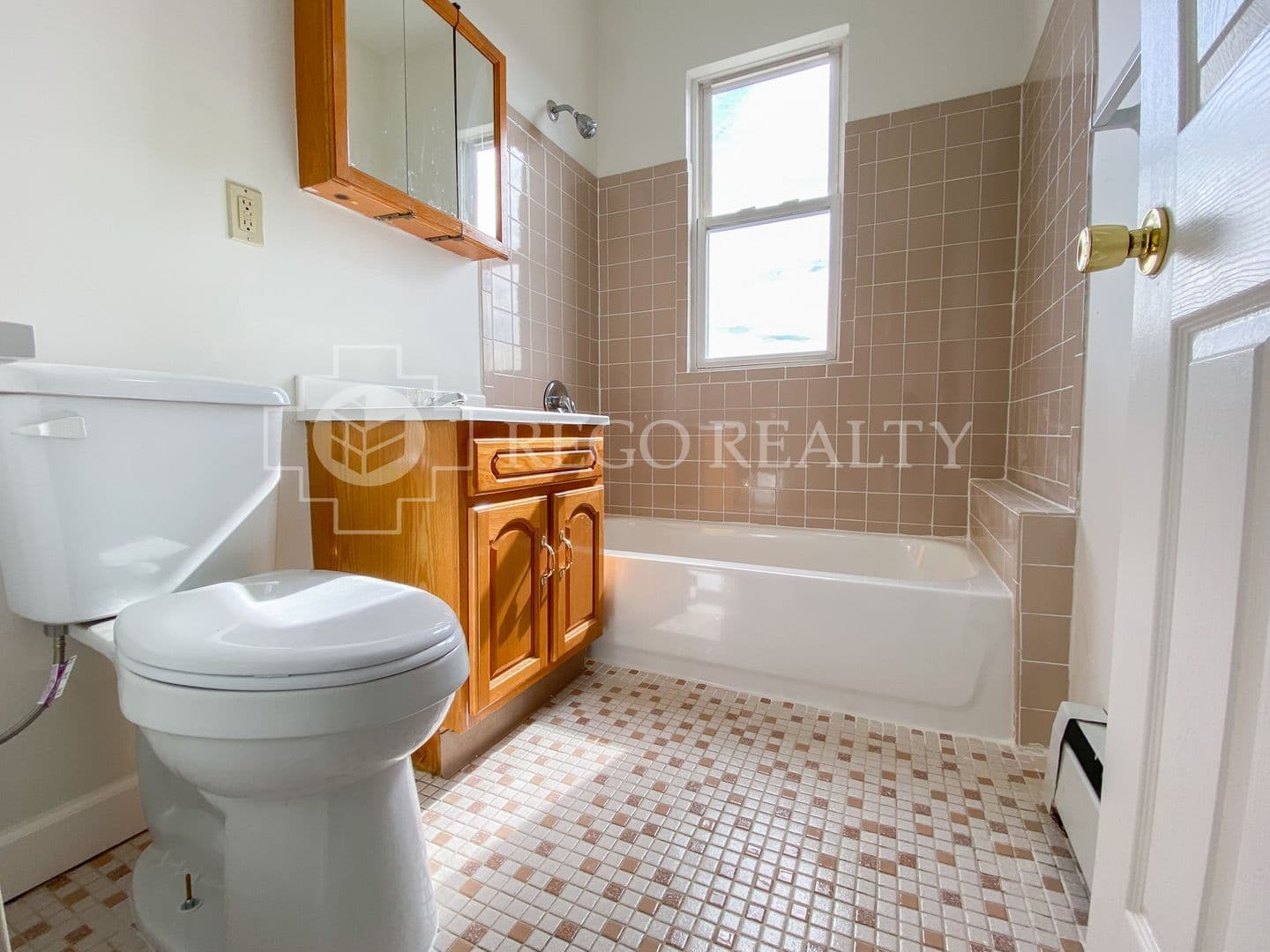 Hartford Apartment: 277 Buckingham St