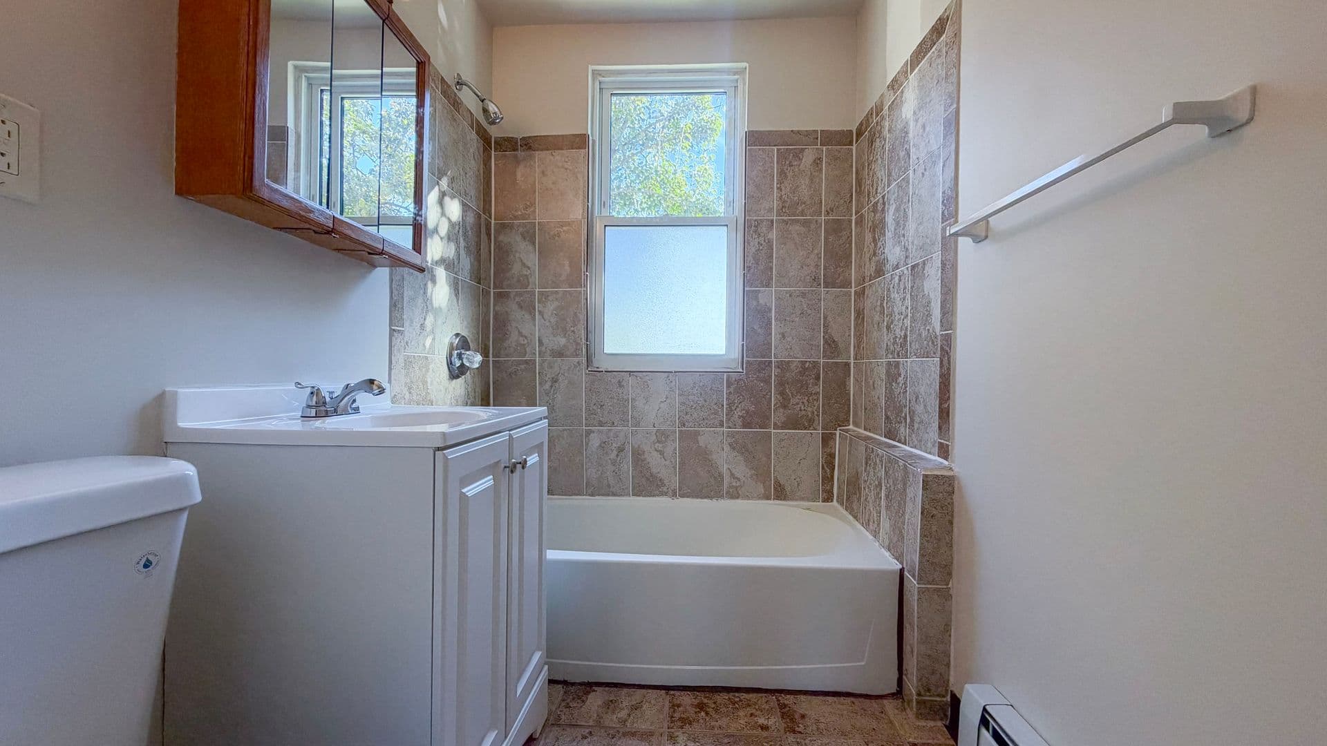 Hartford Apartment: 31-33 Dorothy St