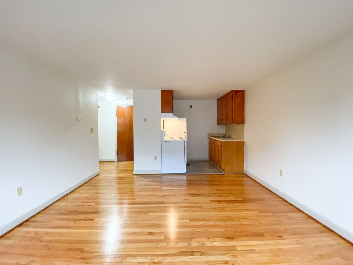 Hartford Apartment: 180 Bond St