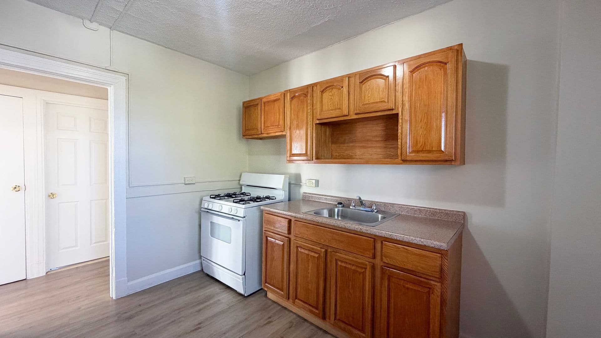 Hartford Apartment: 31-33 Dorothy St