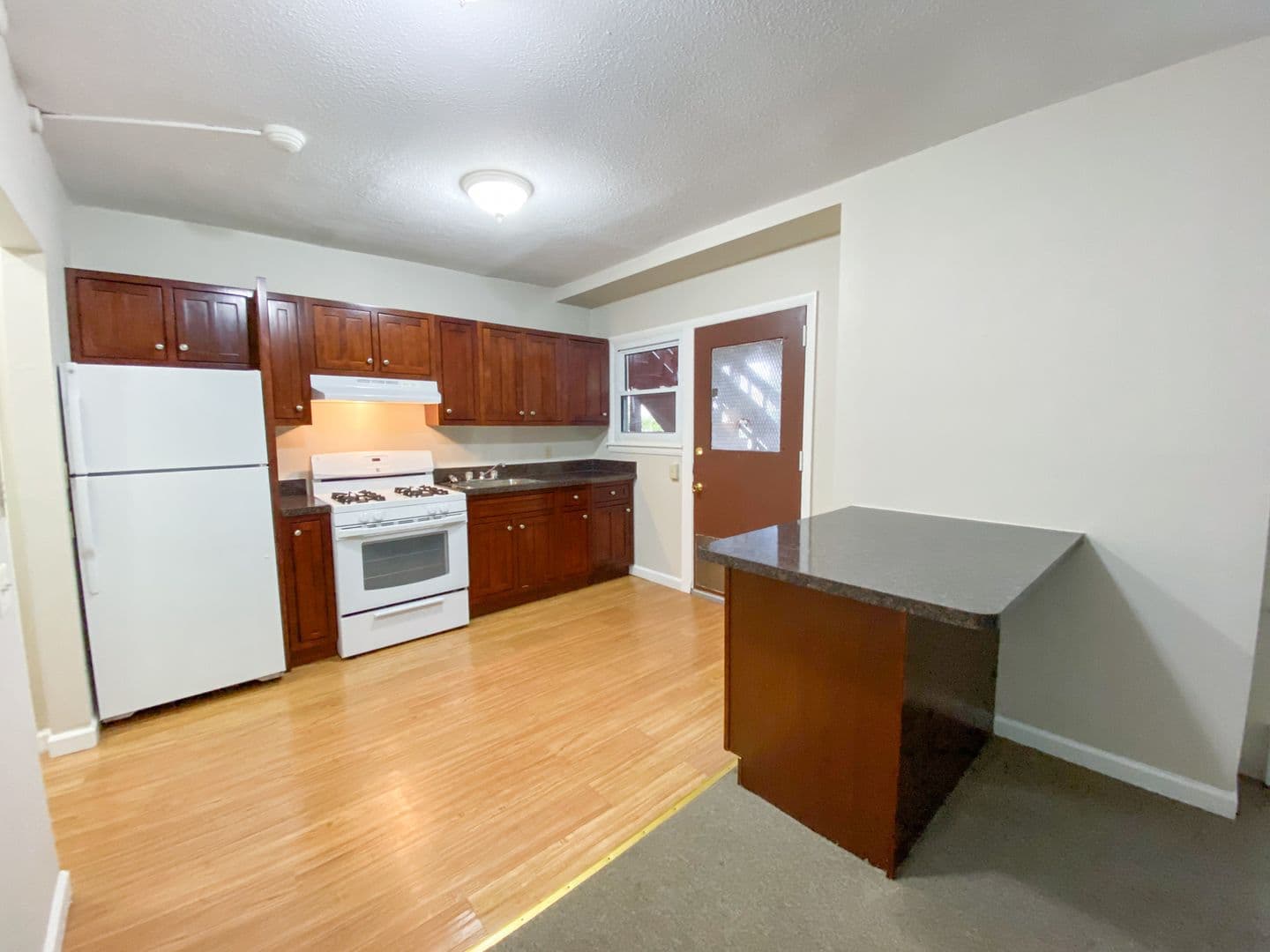 Hartford Apartment: 37-39 Dorothy St