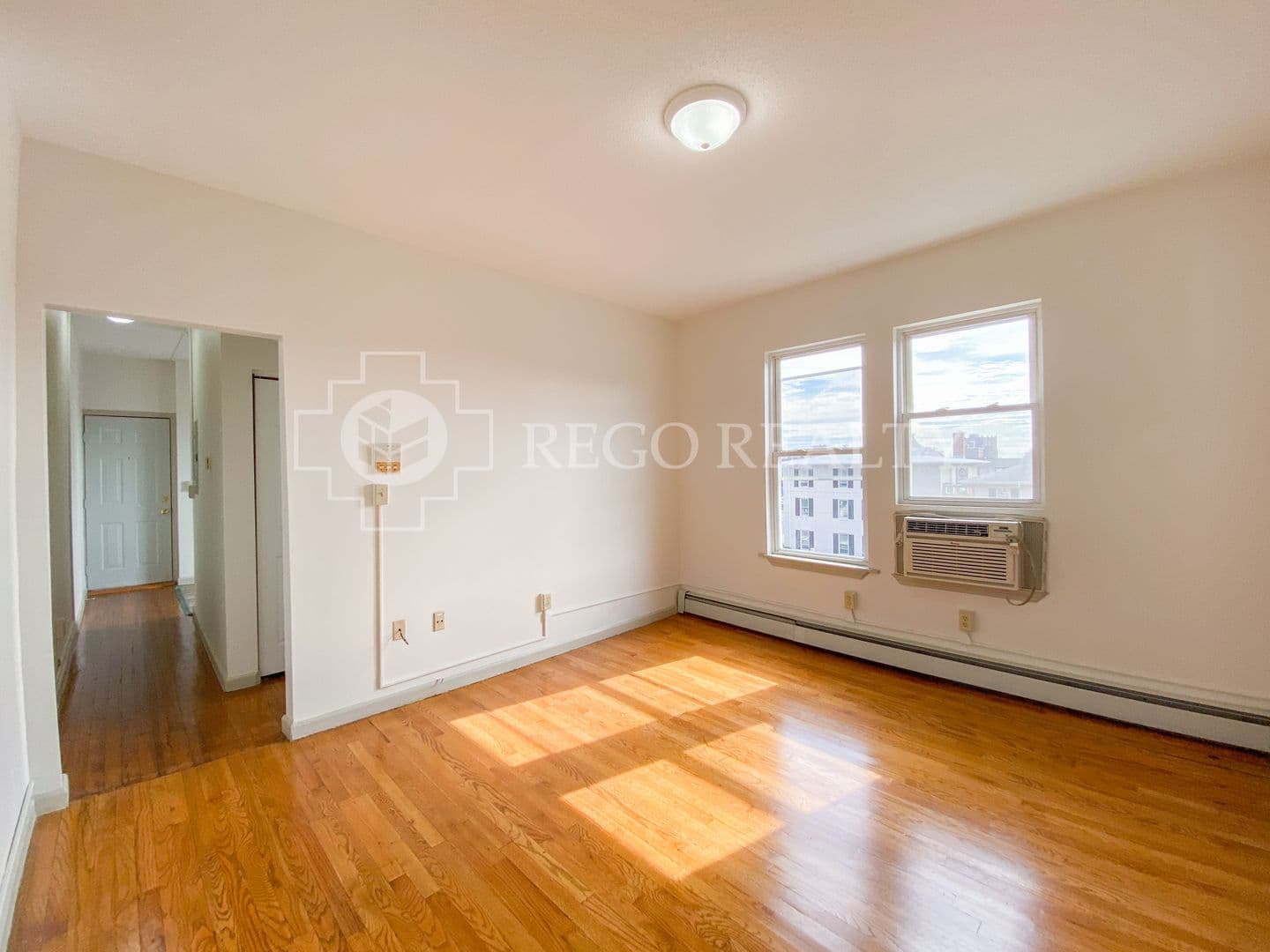 Hartford Apartment: 277 Buckingham St
