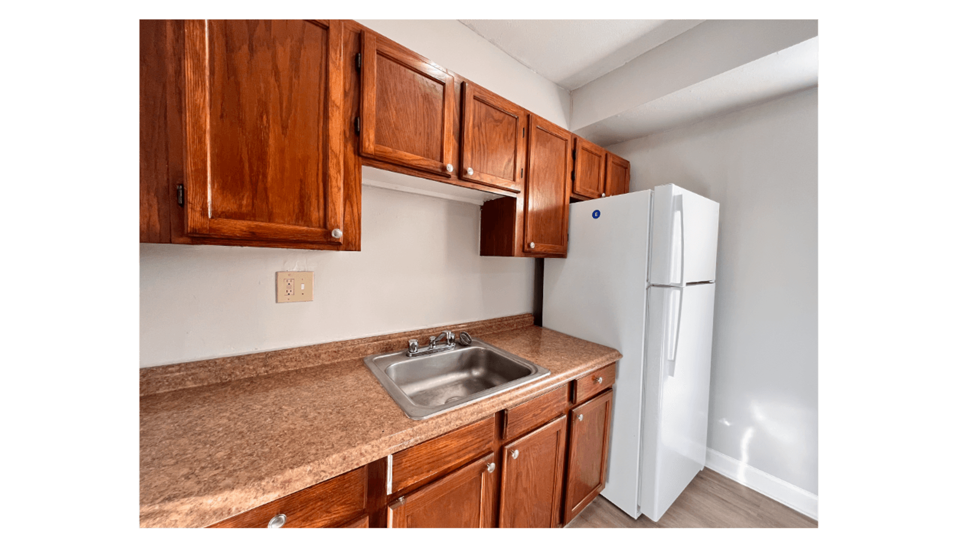 Hartford Apartment: 116 Brook St