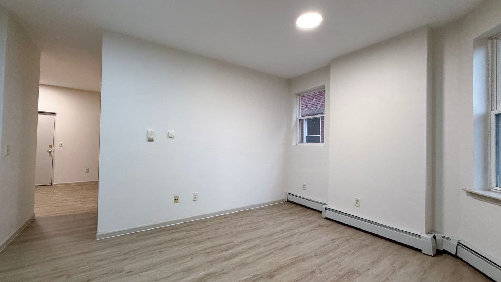 Hartford Apartment: 686-688 Broad St