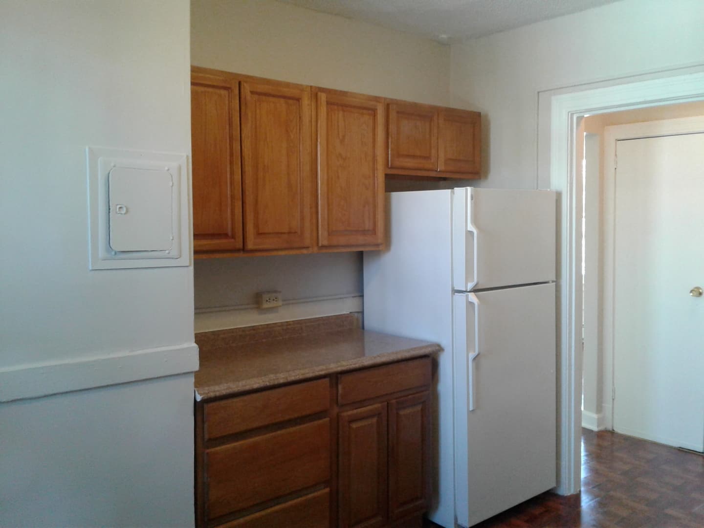 Hartford Apartment: 31-33 Dorothy St
