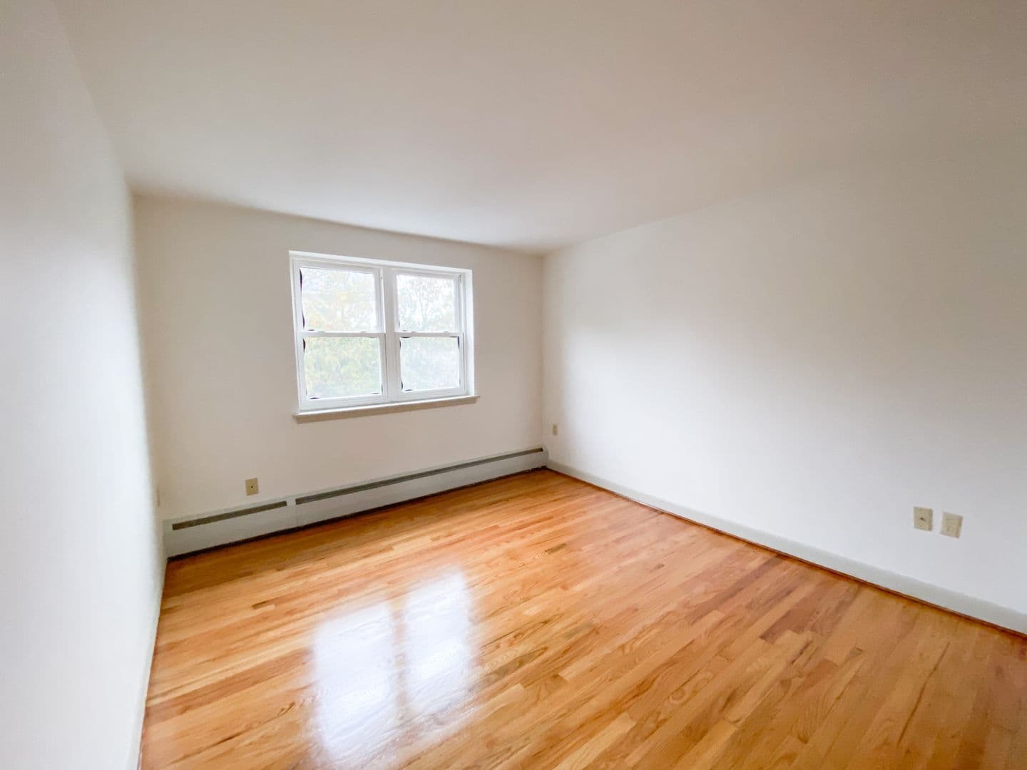 Hartford Apartment: 180 Bond St