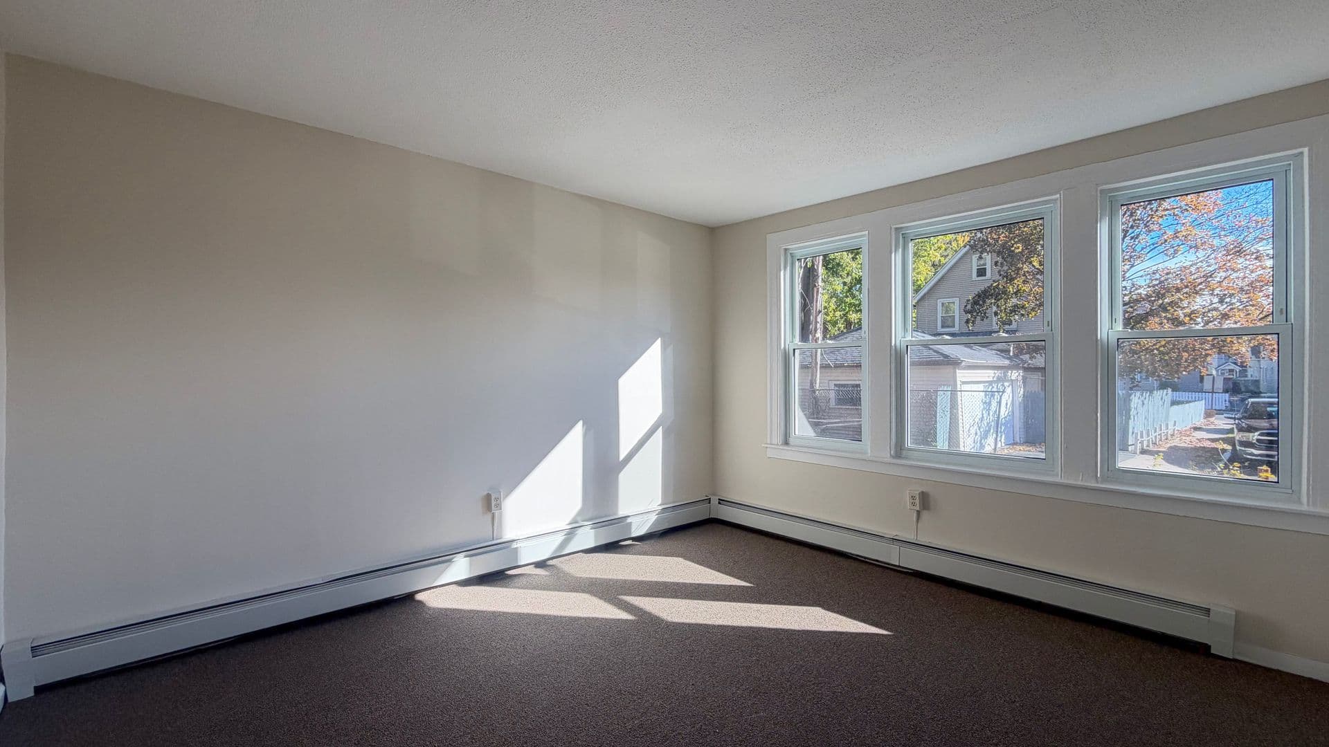 Hartford Apartment: 37-39 Dorothy St
