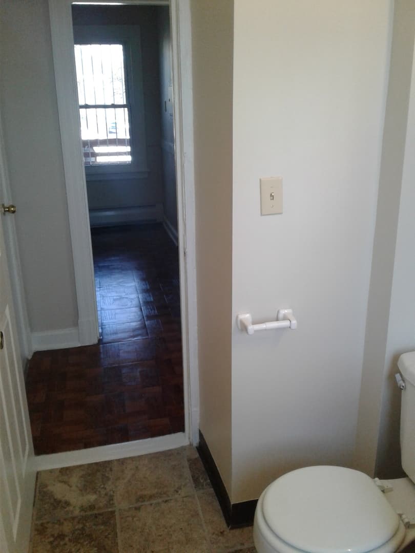 Hartford Apartment: 31-33 Dorothy St