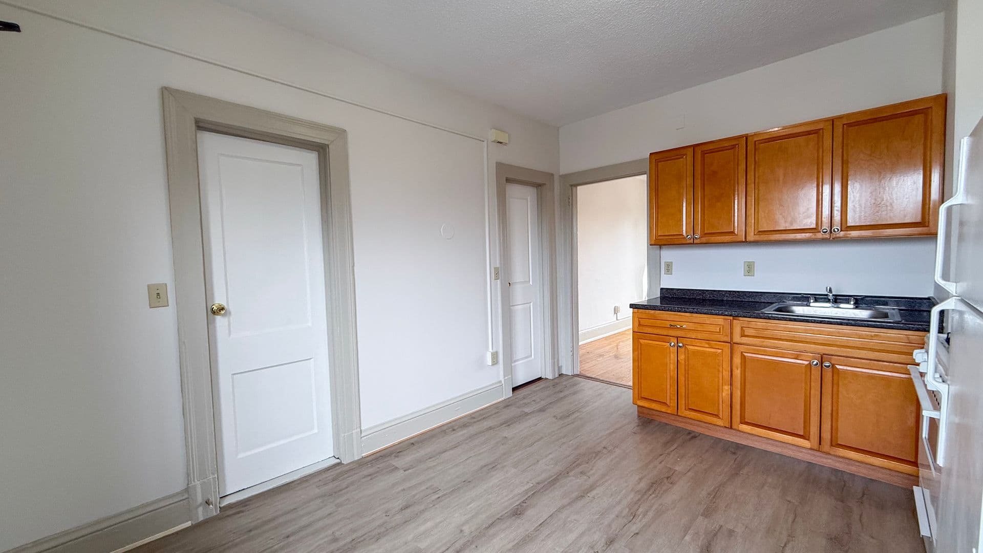 Hartford Apartment: 60-62 School St