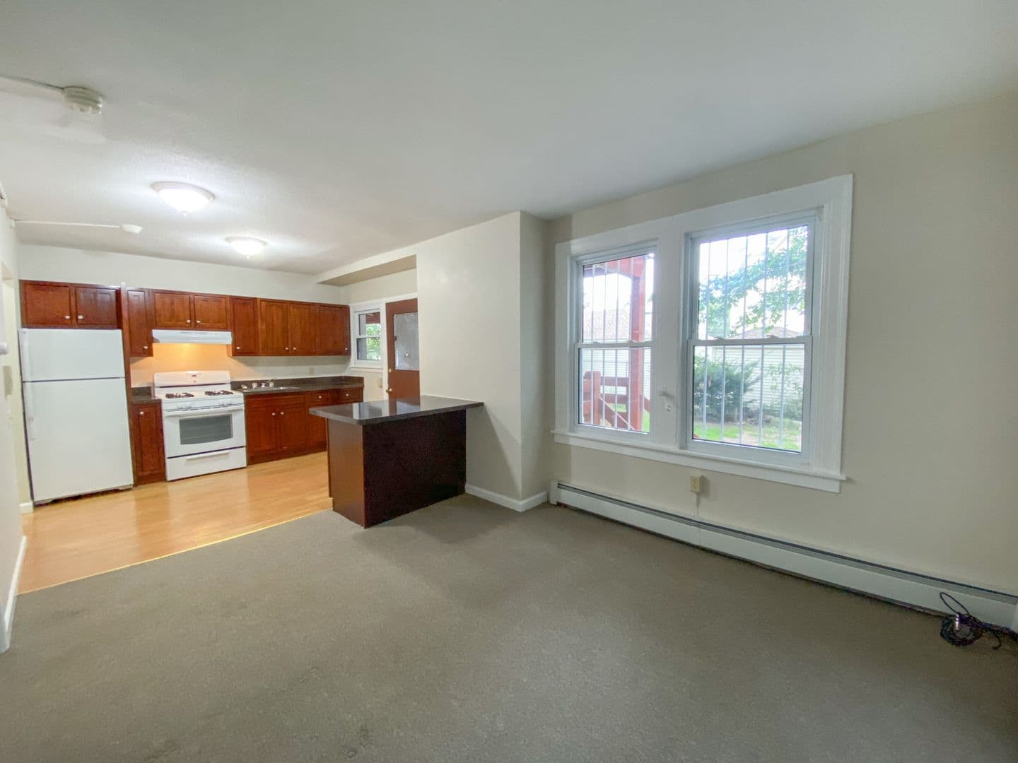 Hartford Apartment: 37-39 Dorothy St
