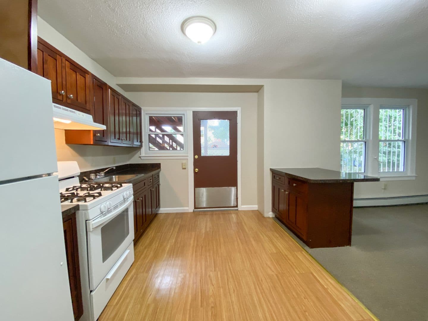 Hartford Apartment: 37-39 Dorothy St