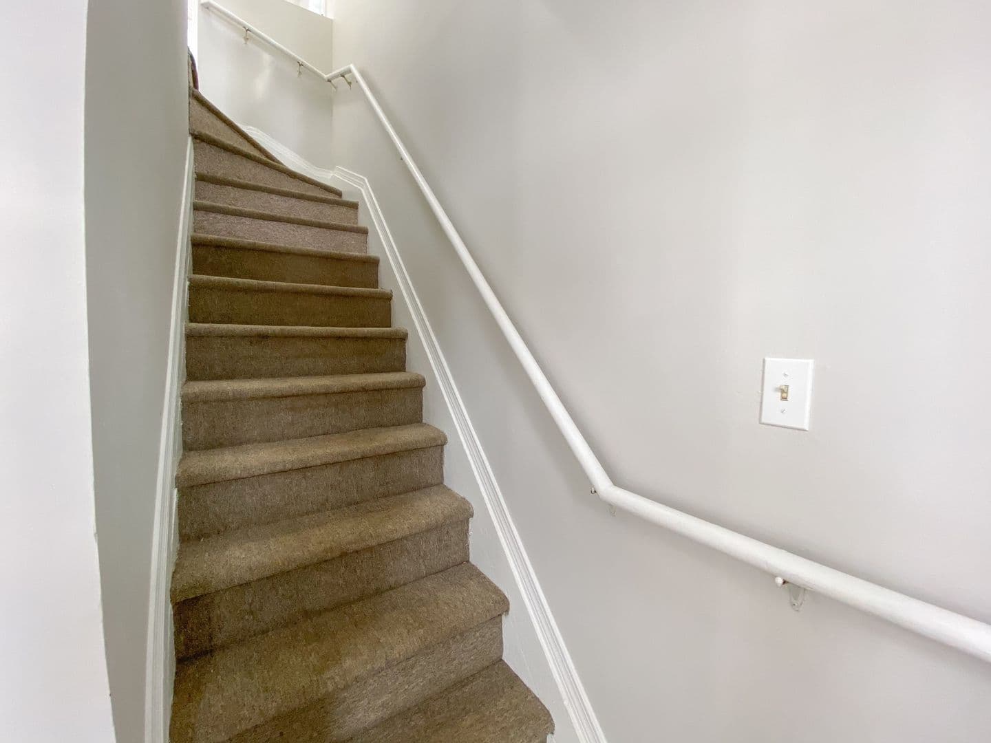 Hartford House: 158 Ward St