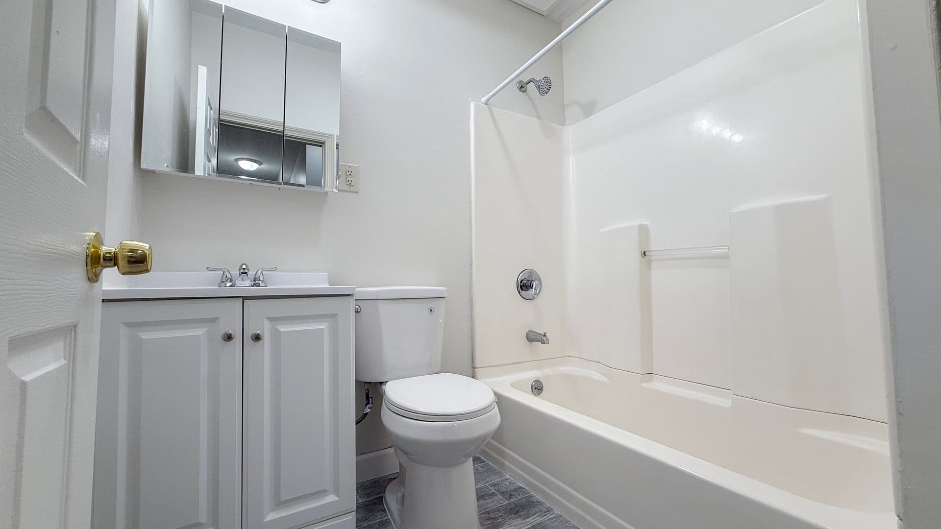 Hartford Apartment: 698-700 Broad St