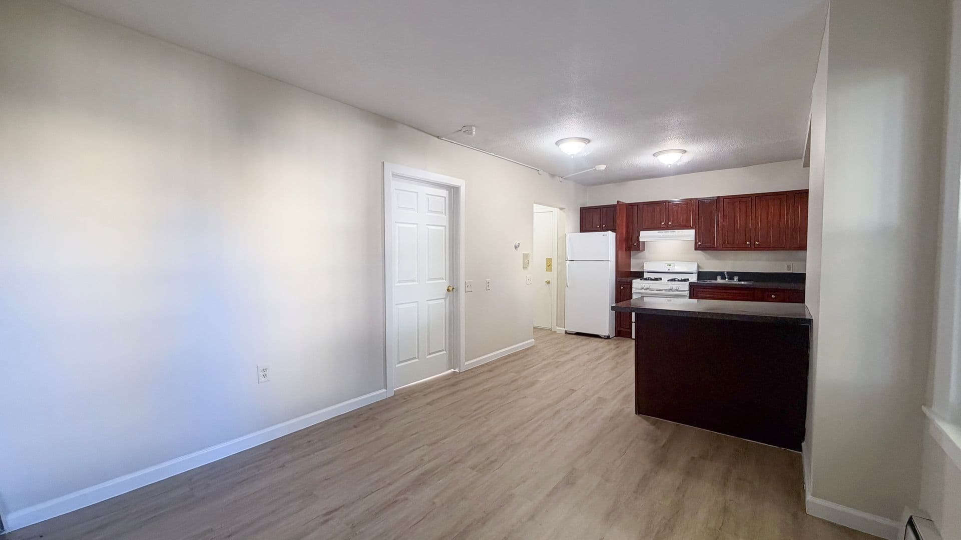 Hartford Apartment: 37-39 Dorothy St