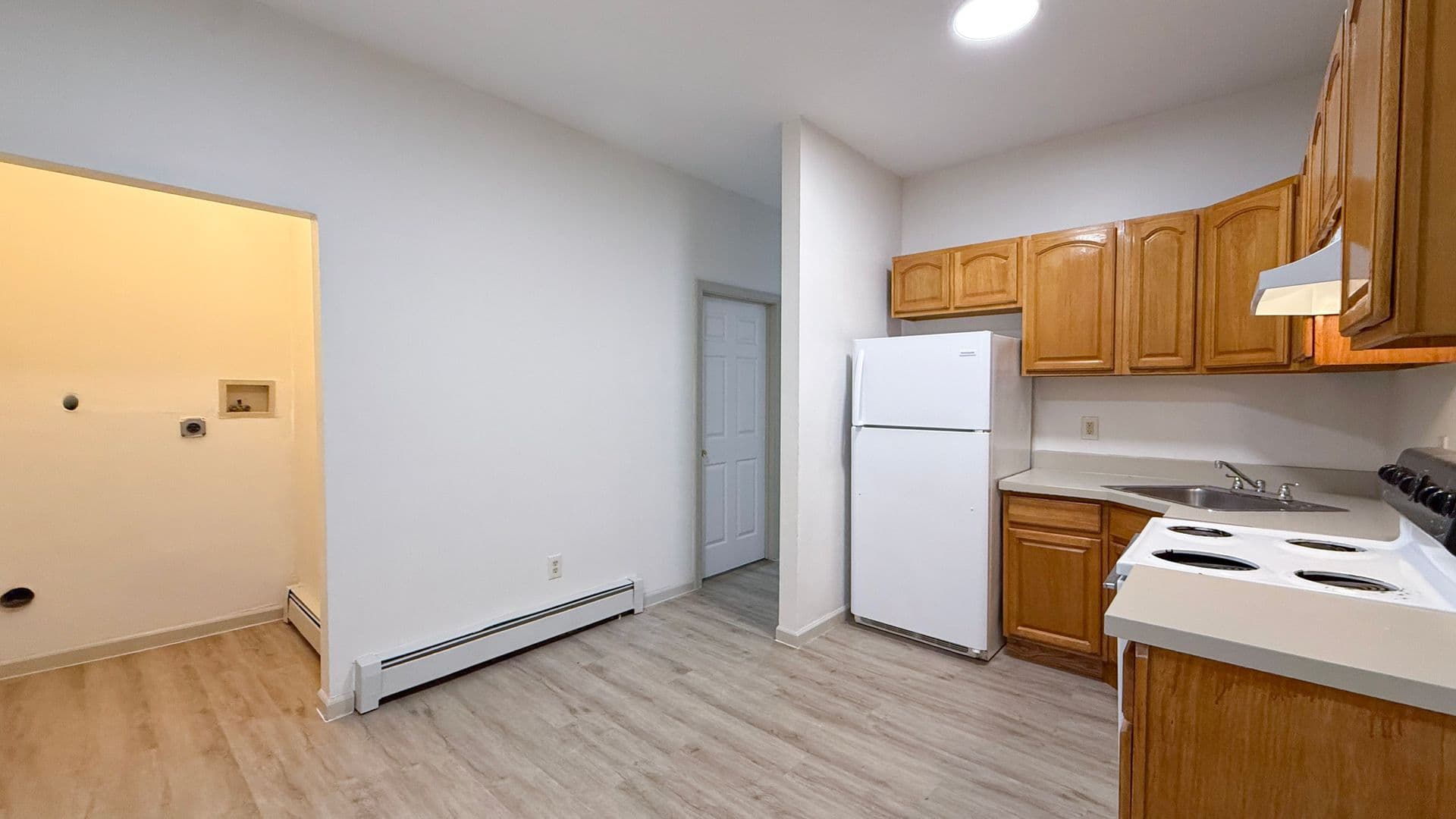 Hartford Apartment: 686-688 Broad St
