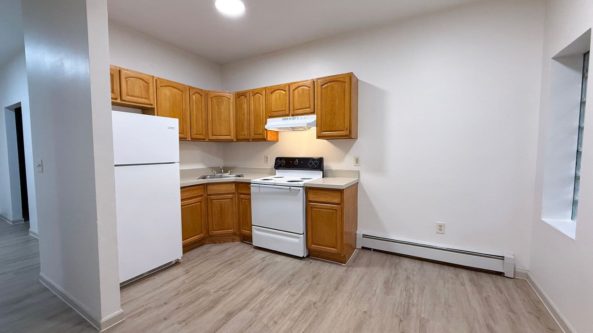 Hartford Apartment: 686-688 Broad St