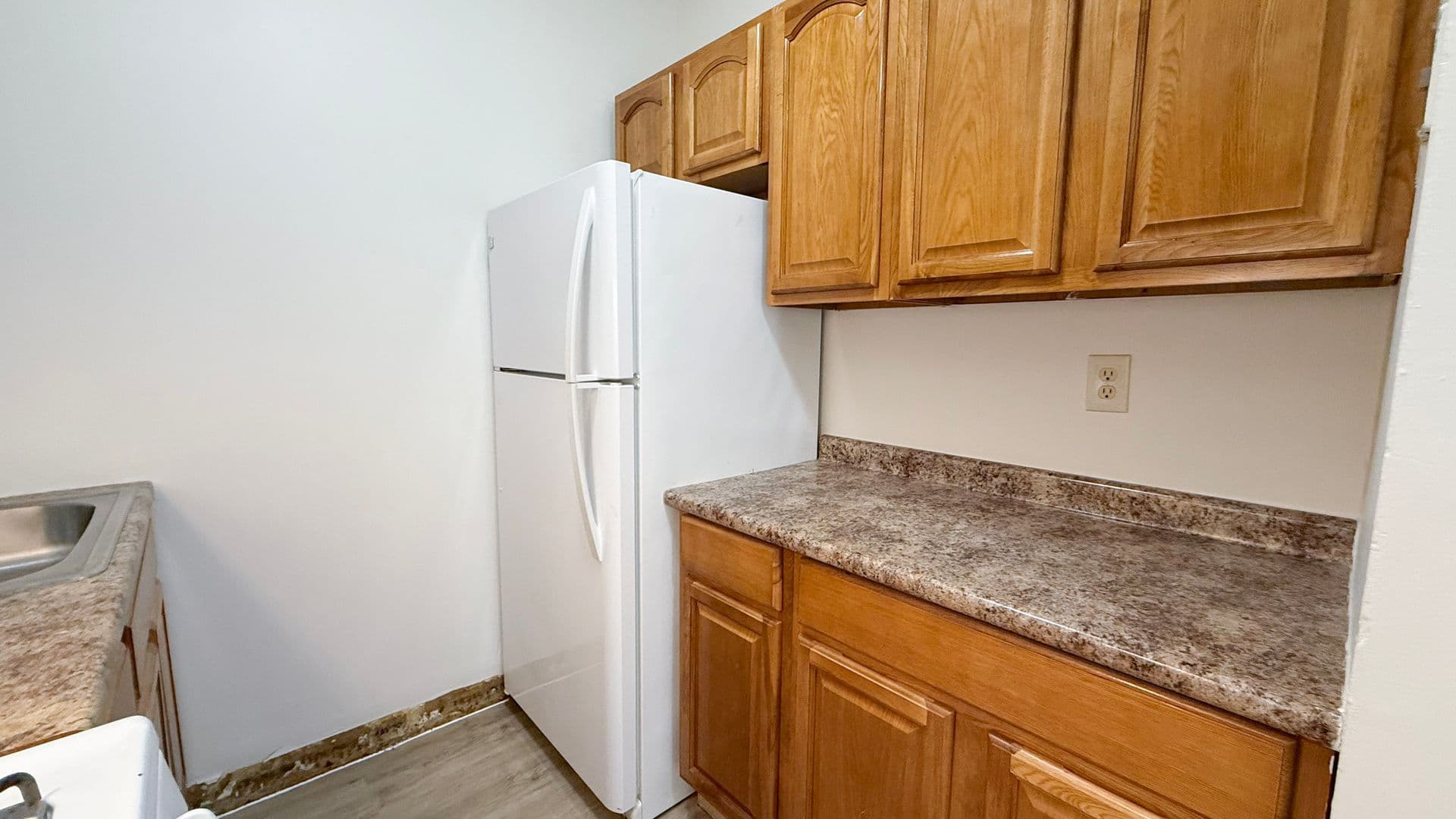 Hartford Apartment: 45 Allen Pl