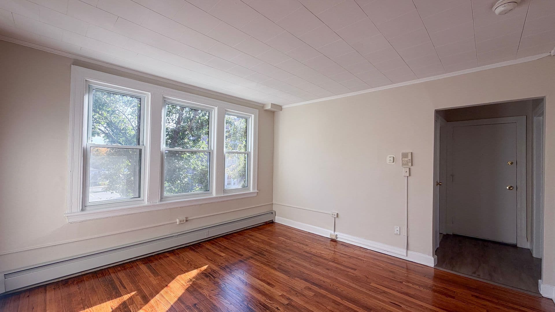 Hartford Apartment: 31-33 Dorothy St