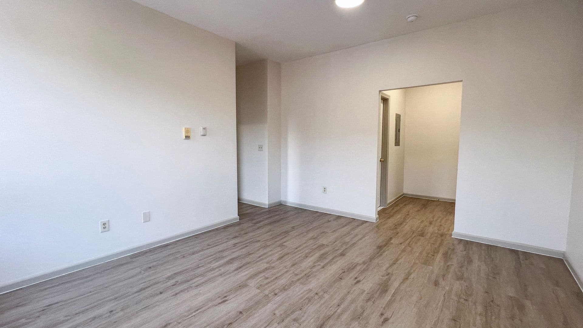 Hartford Apartment: 686-688 Broad St