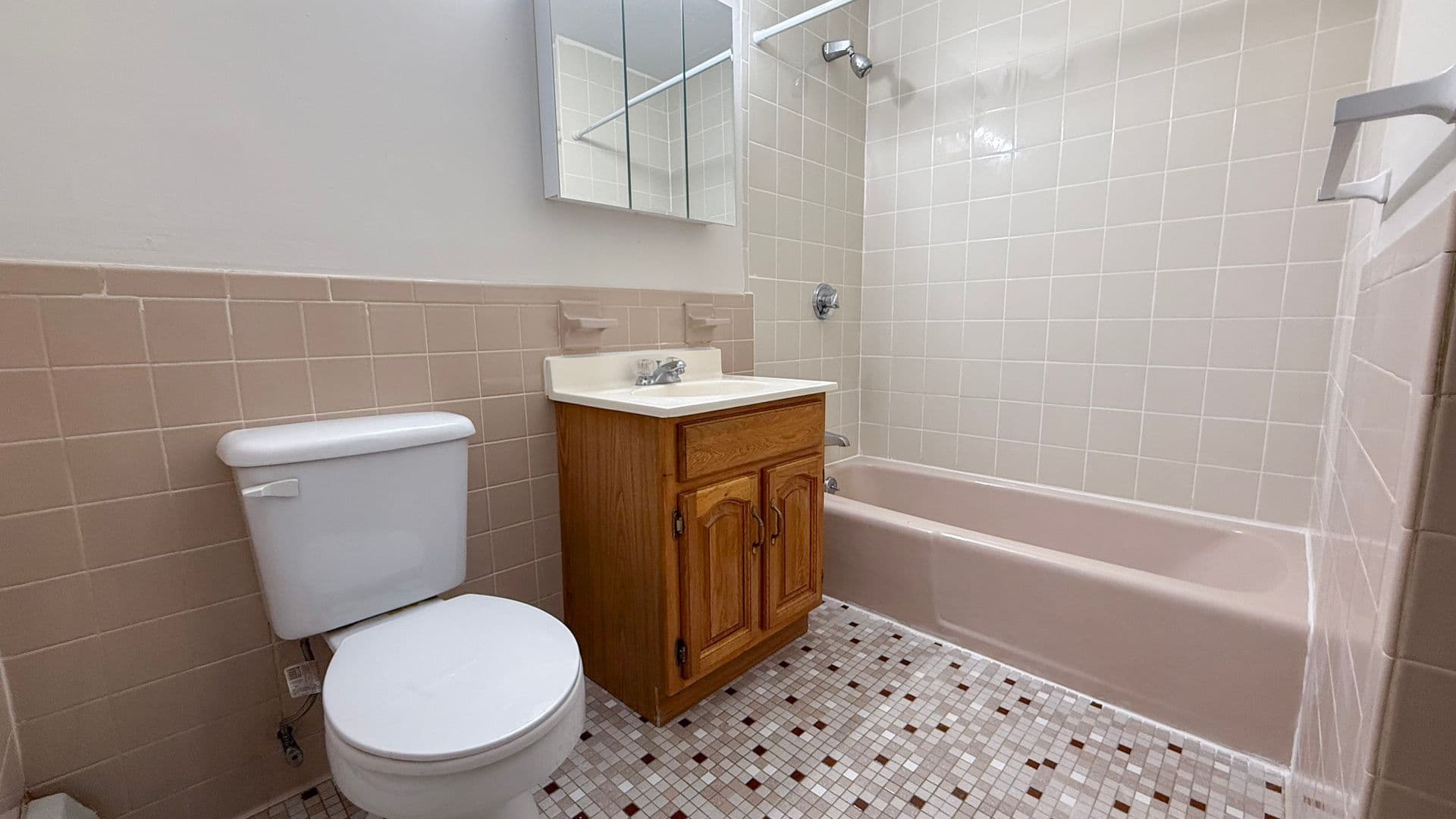 Hartford Apartment: 50 Allen Pl