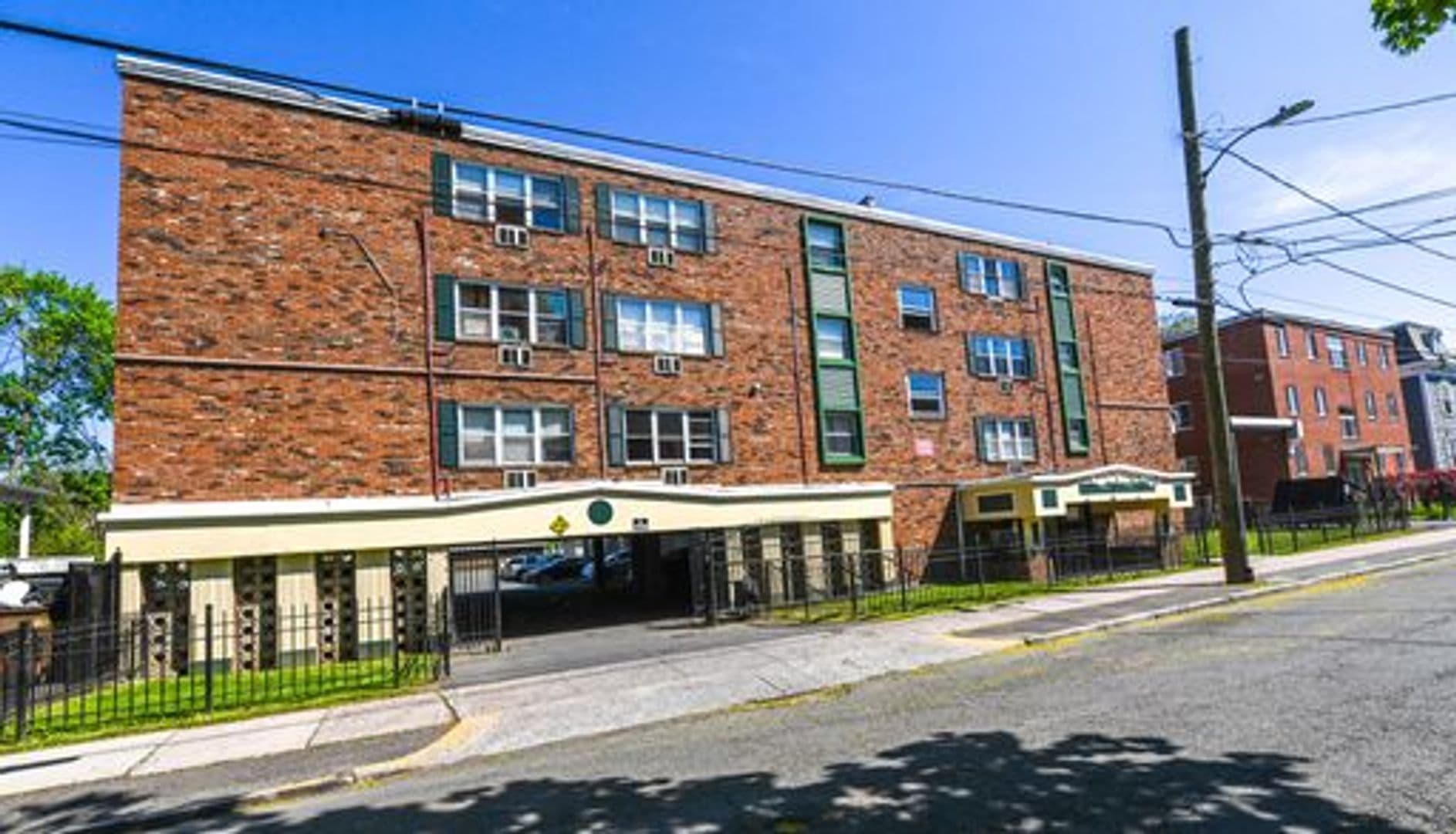 Hartford Apartment: 50 Allen Pl